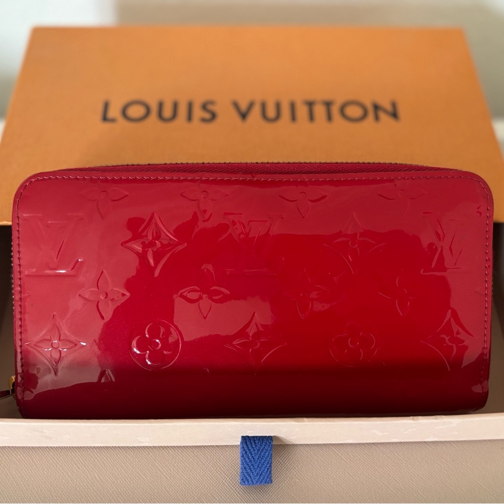 Authentic Louis Vuitton Vernis 🍒 Red Monogram Wallet